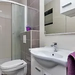 Maslina With Heated Pool Vakantiehuis