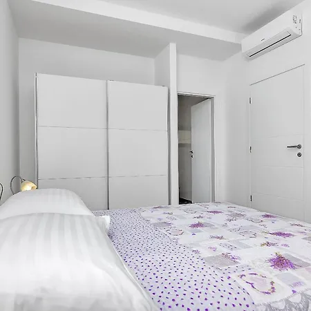 Holiday home Maslina With Heated Pool *