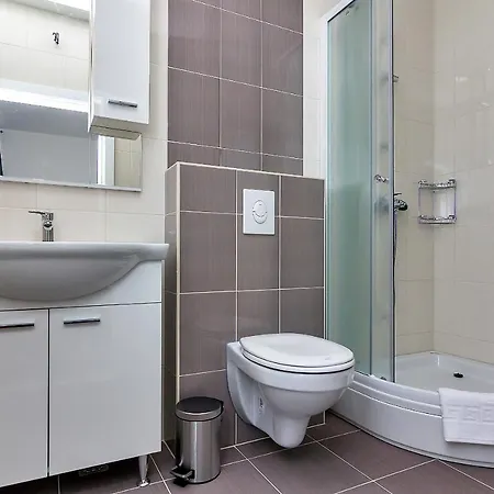 Maslina With Heated Pool *