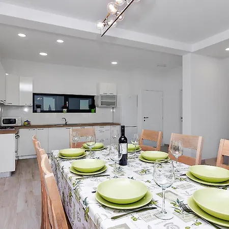 Maslina With Heated Pool Veliko Brdo (Makarska)